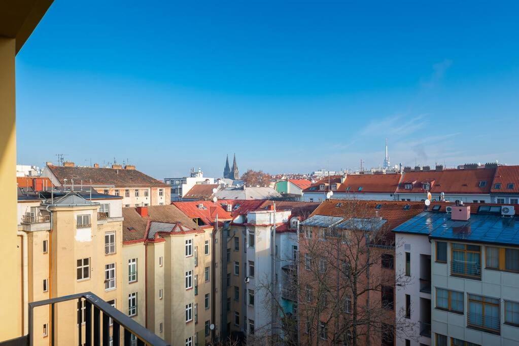 Sunny Safron Apartment Praag Buitenkant foto