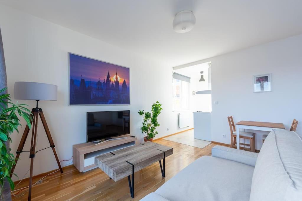 Sunny Safron Apartment Praag Buitenkant foto