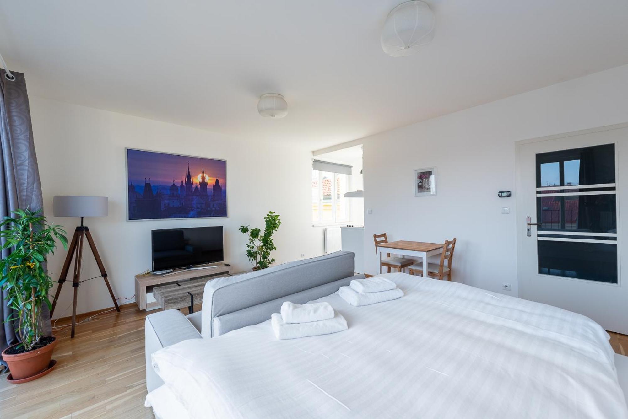 Sunny Safron Apartment Praag Buitenkant foto